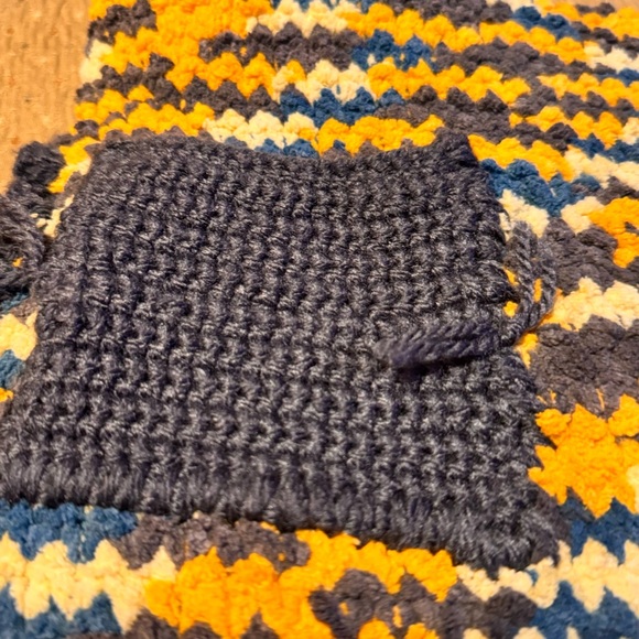 Handmade crochet crossbody bag - Picture 4 of 5